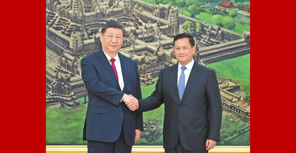 习近平同柬埔寨首相洪玛奈举行会谈