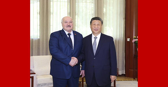 习近平会见白俄罗斯总统卢卡申科