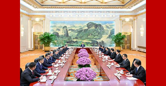 习近平集体会见上海合作组织成员国外长理事会会议外方代表团团长