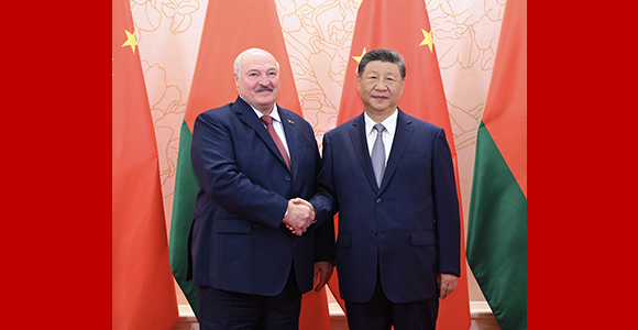 习近平会见白俄罗斯总统卢卡申科