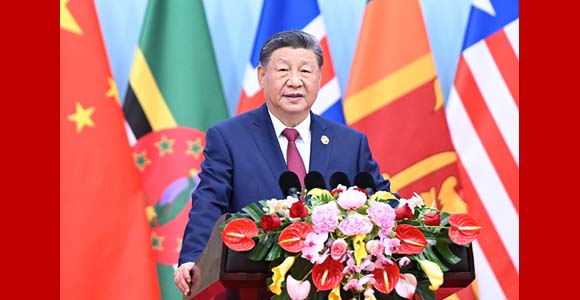 习近平出席全球妇女峰会开幕式并发表主旨讲话