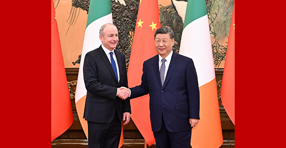 习近平会见爱尔兰总理马丁
