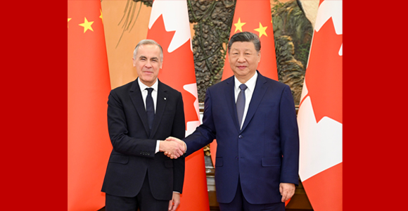 习近平会见加拿大总理卡尼