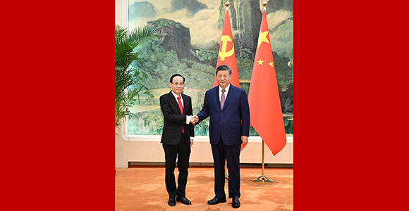 习近平会见越共中央总书记特使黎怀忠