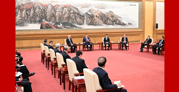 习近平同党外人士共迎新春