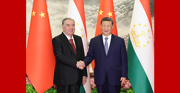 习近平同塔吉克斯坦总统拉赫蒙会谈