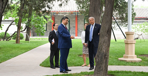 习近平同美国总统特朗普在中南海小范围会晤