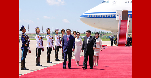 习近平抵达平壤