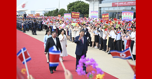 习近平出席金正恩举行的欢送仪式