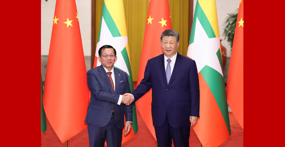 习近平同缅甸总统敏昂莱会谈