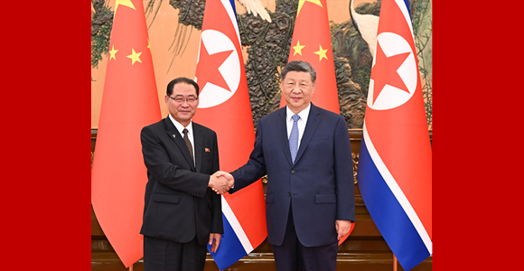 习近平会见朝鲜内阁总理朴泰成