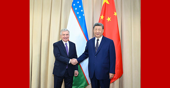习近平会见乌兹别克斯坦总统米尔济约耶夫