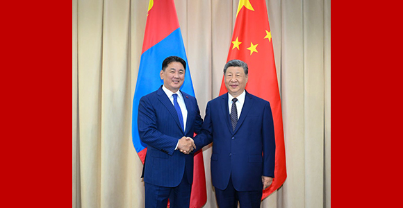 习近平会见蒙古国总统呼日勒苏赫